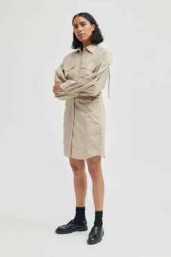 Second Female Enara Dress - Crockery -Second Female Salg 56825 6104 15 700x 2f659929 18ee 406b a969 cfbc2aa37493