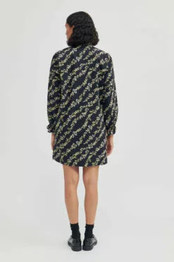 Second Female Kalmia Tunic Dress - Black -Second Female Salg 56968 8001 14 700x 1b952033 9fc2 478d a2bd 3c9ebde8c457