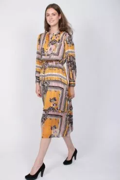 Second Female Valley LS Maxi Dress - Inca Gold -Second Female Salg 6Lh8MFpWR4eiyH1ZRm9J IMG 8214