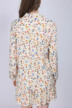 Second Female Cindi Shirt - Brazilian Sand -Second Female Salg 6wkwRIreQyOgiIX3um6A IMG 7056