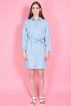 Second Female Sophia LS Shirt Dress - Light Blue Denim -Second Female Salg 8bZhGRNgQ4y027EuI16D IMG 5908