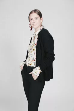 Second Female Brook Knit Short Cardigan - Black -Second Female Salg 8zyvR6gQS4a5frb3DFM4 Photo 23 09 2018 17 42 54