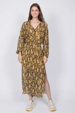 Second Female Snake LS Maxi Dress - Chai Tea -Second Female Salg 9KC2IJTvS0uTjFSseAeg IMG 8384