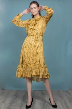 Second Female Bianca Dress - Golden Glow -Second Female Salg AlG5AcbwQ1itYOPkXO6w IMG 4680