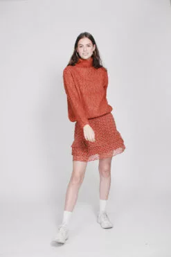 Second Female Ambra Knit T-neck - Carnelian -Second Female Salg CELLCBq1ScGt12xmYVyJ Photo 23 09 2018 16 17 40