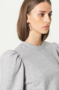 Second Female Carmella Sweat - Light Grey Melange -Second Female Salg E66PN0TlQOyK22TIl2tP 53854 7001 12 700x f1d8449e d827 4918 bf11 75d5a80abcf6