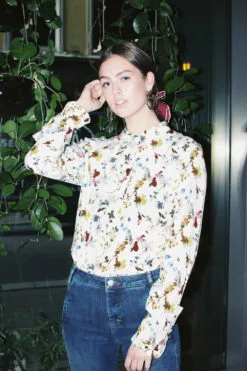 Second Female Scarlet Shirt - Off White -Second Female Salg F1OFk7vVQsy2FxrNddsF Photo 23 09 2018 14 11 41