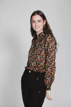 Second Female Leon Blouse - Black -Second Female Salg F1x5zqRvQUKigA6LYcL0 Photo 23 09 2018 17 17 42