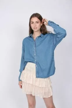 Second Female Lyle Shirt - Blue Denim -Second Female Salg FWFkG6yBQJeco2KHWSN9 IMG 8540