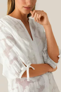 Second Female Mila SS Blouse - White Alyssum -Second Female Salg G95oQ5oRDitmCThI2C8l 53342 1016 2 900x 0b48b58d ab73 42bd 9fd8 bdcd1429dfca