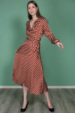 Second Female Spotty Wrap Dress - Rustic Brown -Second Female Salg GMeKiFsDRUm1erKvvuWt IMG 9267