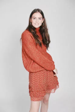 Second Female Ambra Knit T-neck - Carnelian -Second Female Salg I26XKJLtQ0mRWAJzCda5 Photo 23 09 2018 16 18 18