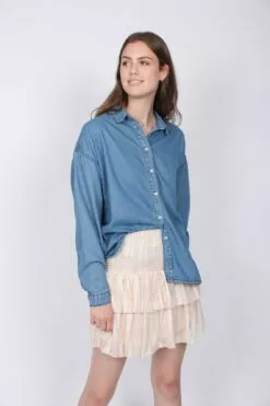 Second Female Lyle Shirt - Blue Denim -Second Female Salg JOaEHszBRCmGYACw1MkF IMG 8541