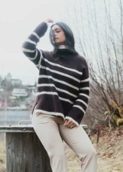 Second Female Ovalis Knit T-Neck - Delicioso 9 Second Female Ovalis Knit T-Neck - Delicioso -Second Female Salg Kampanje uke46 86