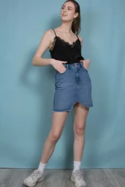 Second Female Macy Strap Top - Black -Second Female Salg KmFshPTQH6uniOGKKNNw IMG 4323