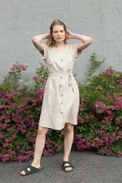 Second Female Raya Dress - Peyote -Second Female Salg OGP8sTiQRmosP3mdTlpV IMG 4914