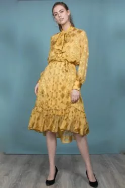 Second Female Bianca Dress - Golden Glow -Second Female Salg OlikQzQ5mjTukC7d3sgA IMG 4686