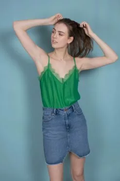 Second Female Macy Strap Top - Medium Green -Second Female Salg PtOqoC6Sd6p28eRczycJ IMG 4293