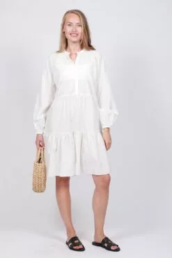 Second Female Miracle Dress - White -Second Female Salg QcSFmWbWSF6zwsnfMTA7 IMG 5381