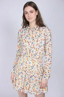 Second Female Cindi Shirt - Brazilian Sand -Second Female Salg RQBWTcAkQqCWDN0vm2ap IMG 7051