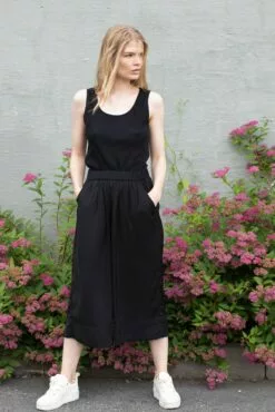 Second Female Minga Cropped Trousers - Black -Second Female Salg RXIgA3nTbmXNKtSCCWnb IMG 4889