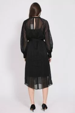 Second Female Janny Dress - Black -Second Female Salg SRKcAlSLQ7FPchVi9Vdj 2EA95A2F ECD8 4624 B477 3F02F1B3D22C