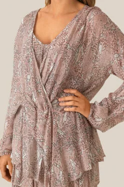 Second Female Crayon LS Wrap Blouse - Eggnog -Second Female Salg XnLR6m8TaqnB0etl7a59 53116 1015 2 700x f017c6c5 beed 4f76 9e46 0e014272b637