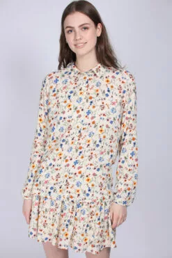 Second Female Cindi Shirt - Brazilian Sand -Second Female Salg ZCc1ClQNesAiHTI6s25w IMG 7055