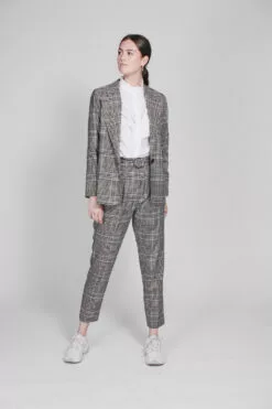 Second Female Binjo Blazer - Off White -Second Female Salg ZrK9Zc8bR3OKs8WRC3Xw Photo 23 09 2018 14 23 58