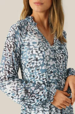 Second Female Clouds LS Midi Dress - Faded Denim -Second Female Salg byGteineScOwJlSSiD2g 53462 5069 2 1000x 6f9afa30 43d6 47b8 b8a6 ddd7de053c47