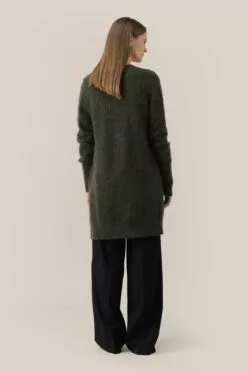 Second Female Brook Knit New Pocket Cape - Deep Depths -Second Female Salg c8IojnRbRES9z2jGc0gQ 52508 4024 3 1200x 4ee771f2 d603 4991 b344 eb0f179ebfb6