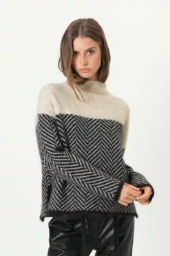 Second Female Herrin Knit T-Neck - Black -Second Female Salg dHeiCcYERLufQzcS3a6I 53734 8001 11 1195x1800 8515259a 062b 42a2 ad76 14e2440c38ce