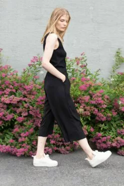 Second Female Minga Cropped Trousers - Black -Second Female Salg eytZpoOHRTi2gAQs7nYj IMG 4894