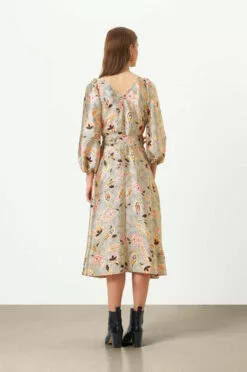 Second Female Eske Dress - Marzipan -Second Female Salg gzYDxBVQxqogLzlBn7gA 53756 1021 13 700x fc569d80 6af4 4710 ae37 cc19ad488945