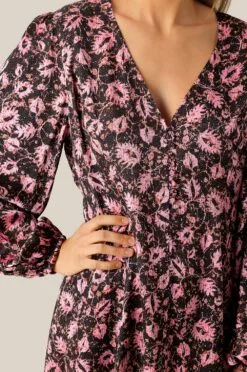 Second Female Neomito LS Dress - Black Beauty -Second Female Salg hfpKRidSQXWs1ad9YwGn 53523 8002 2 1000x 597397b4 3c8a 45c8 a5b4 b871ae2a06d5