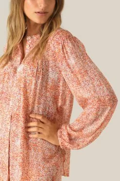Second Female Floral LS Shirt - Apricot Brandy -Second Female Salg ioNPhtMgRaafsg3XYfni 53208 3072 2 1000x 7704ff25 0e98 484c b3fd 48e341fa2f12