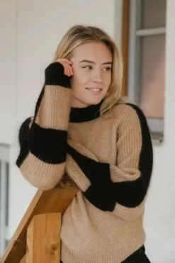 Second Female Bera Knit T-Neck - New Tobacco Brown -Second Female Salg kampanje uke41 111