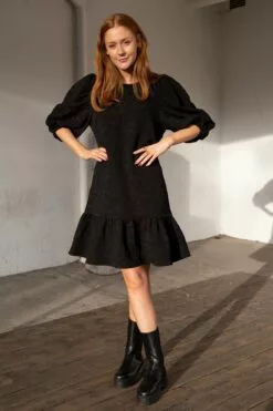 Second Female Dorice Dress - Black -Second Female Salg kampanjebilder uke44 162