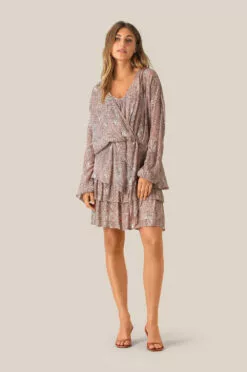 Second Female Crayon LS Wrap Blouse - Eggnog -Second Female Salg l7VWejQDQWwP7C8KeUOK 53116 1015 3 1000x 7b4d29f9 68e7 4211 abc4 f0394b49afe5