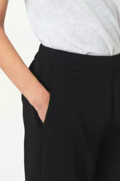 Second Female Garbo Trousers - Black -Second Female Salg mf2FuY9sSUulc1F7cRLx 53964 8001 12 700x d9157b57 741c 4668 88ae d25ce3f5af63