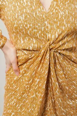 Second Female Rattan Dress - Apricot -Second Female Salg modell uke13 2 363