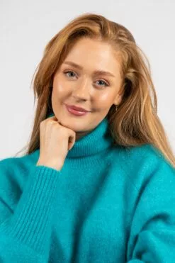 Second Female Brook Knit Oversize T-Neck - Tropical Green -Second Female Salg modell uke40 2 40