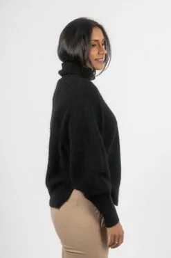 Second Female Brook Knit Oversize T-Neck - Black -Second Female Salg modell uke46 2 135