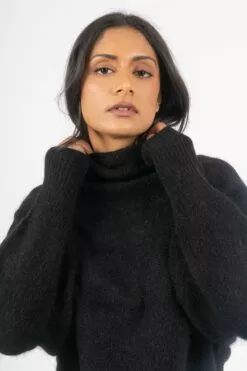 Second Female Brook Knit Oversize T-Neck - Black -Second Female Salg modell uke46 2 139