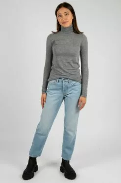 Second Female Matima T-Neck Tee - Grey Melange -Second Female Salg modellbilder uke32 317