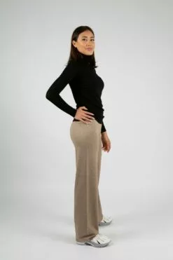 Second Female Matima T-Neck Tee - Black 8 Second Female Matima T-Neck Tee - Black -Second Female Salg modellbilder uke32 55