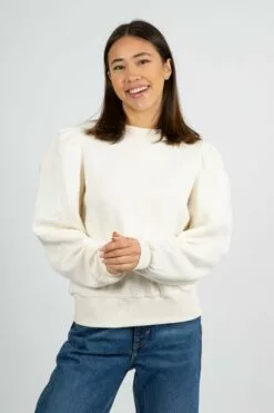 Second Female Carmella Sweat - Whisper White -Second Female Salg modellbilder uke37 51