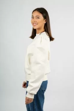 Second Female Carmella Sweat - Whisper White -Second Female Salg modellbilder uke37 52