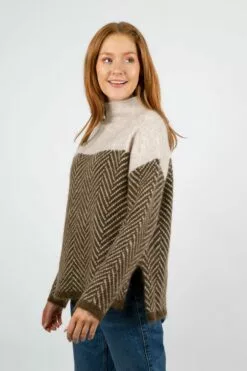 Second Female Herrin Knit T-Neck - Brazilian Sand 26 Second Female Herrin Knit T-Neck - Brazilian Sand -Second Female Salg modellbilder uke42 114