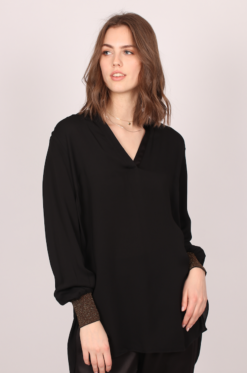 Second Female Filine Blouse - Black -Second Female Salg nkpKZj4SiSxbJWOhL1Hw Skjermbilde 2019 11 19 kl. 16.34.14